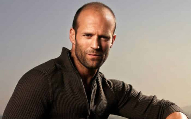 Джейсона Стэтхэма заметили с незнакомкой 