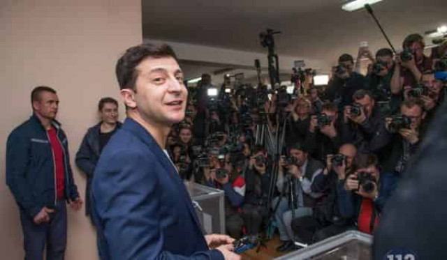 Команда Зеленского назвала первые шаги в борьбе с коррупцией