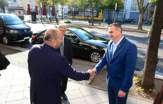 Sentsov, Bundestag deputies discuss prisoners of war