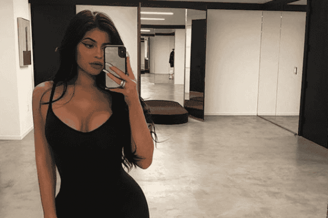 Самую молодую миллиардершу Кайли Дженнер экстренно госпитализировали