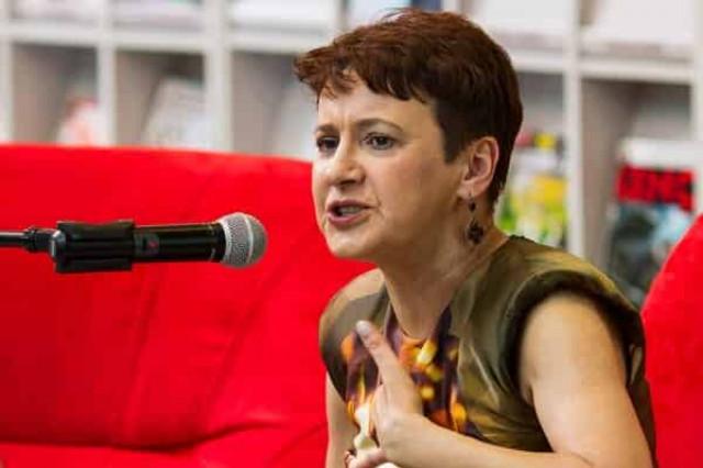 «Нам морочат голову!» Забужко разгромила Зеленского за пресс-марафон