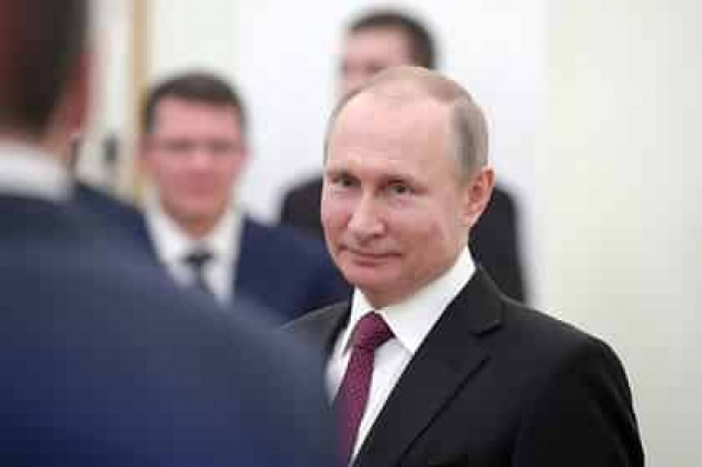 Путин поблагодарил россиян за понимание контрсанкций
