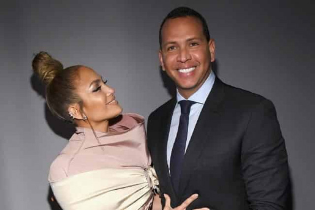 Стала известна дата свадьбы Дженнифер Лопес с Родригесом 
