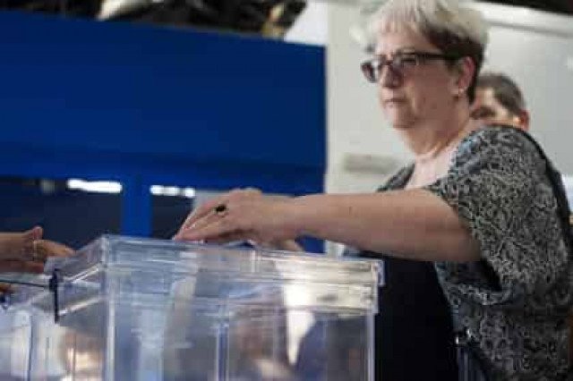 На досрочных выборах в Испании победила правящая партия