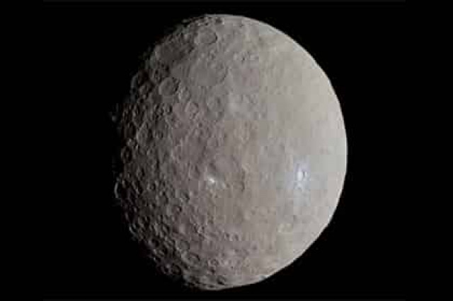 На Церере нашли две огромные впадины