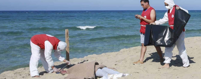 Спасатели нашли десятки утонувших мигрантов в Средиземном море