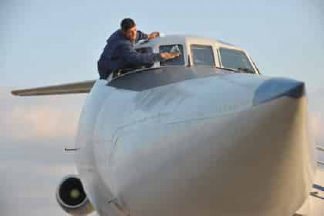 СБУ обвинила Россию в намерении угнать военный самолет
