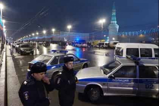 Полиция проверила несколько машин по делу об убийстве Немцова
