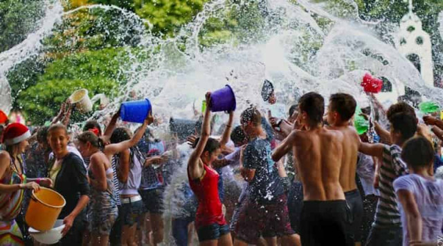 Армения отмечает один из самых популярных в народе праздников - Вардавар