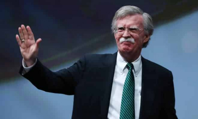 США скоро решат вопросы военной помощи Украине - Болтон
