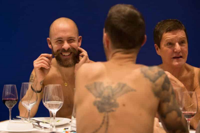 Франция нашла развлечение для нудистов