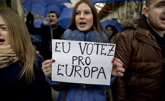 Парламент Румынии считает полностью легитимным требования граждан об объединение с Молдавией