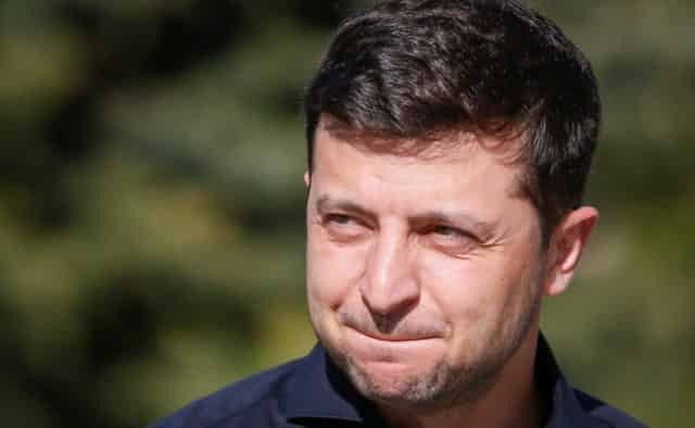 Приїзд Зеленського в Черкаси перетворили в цирк: «Сушили калюжі»