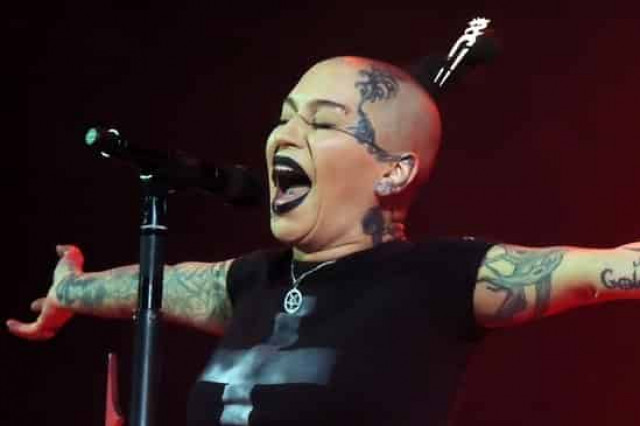 Обурені глядачі пішли з концерту п'яною Наргиз