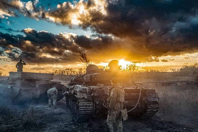 Генштаб про найгарячіші напрямки : ворог атакує, намагається відновити втрачене положення
