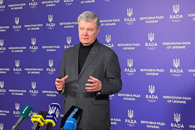 Порошенко залишив собі слона і причіп, а всі дохідні активи намагався переписати на дружину, - ЗМІ
