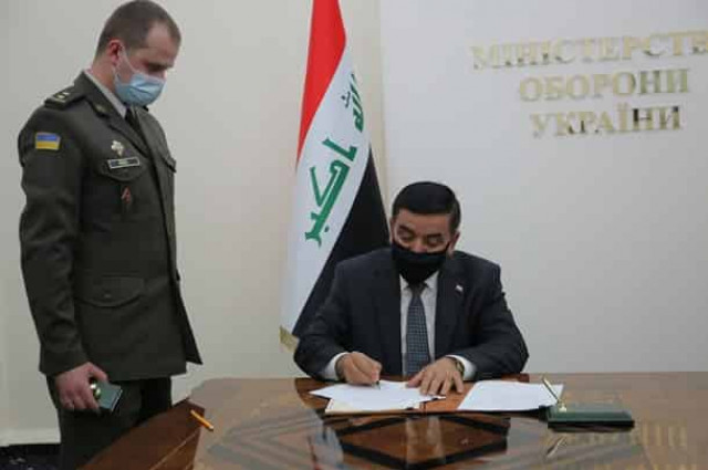 Министр обороны Ирака впервые приехал в Украину