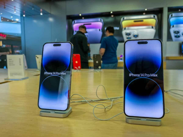 Apple зобов'язали дозволити установку сторонніх додатків на Айфони, але є нюанс
