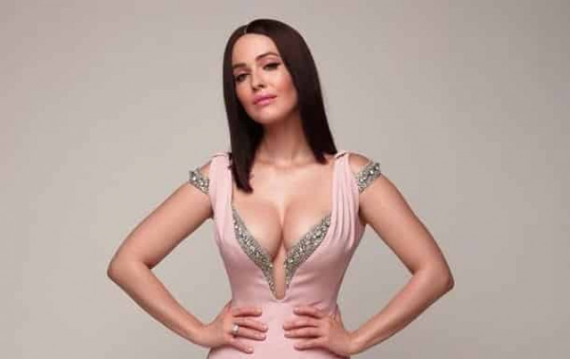 Даша Астафьева снялась в кожаном белье