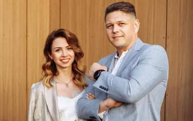 Из-за застрявшей в Ухане Насти с собачкой глава Госмиграции бросил семью