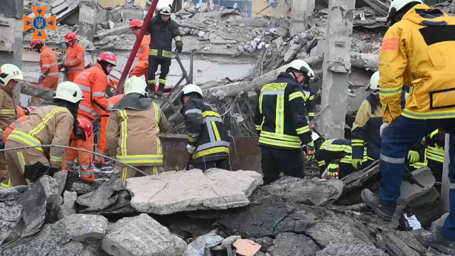 Наживалися на війні: у Запоріжжі рятувальники ДСНС таємно продавали відомче пальне
