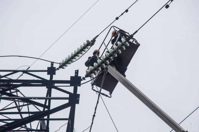 Негода залишила без світла понад тисячу населених пунктів: де найскладніша ситуація
