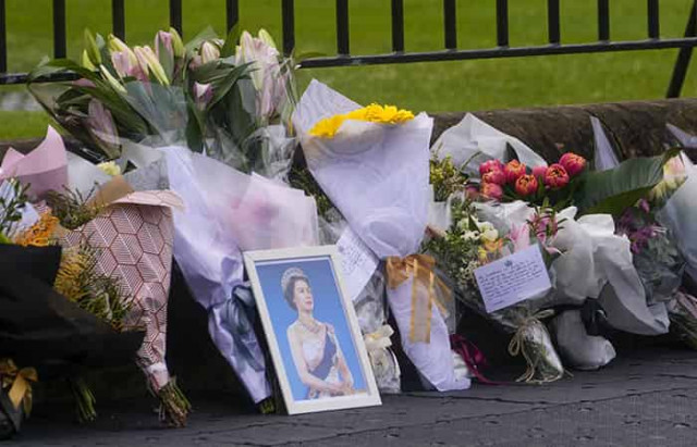 Траур по Елизавете II начался в Великобритании
