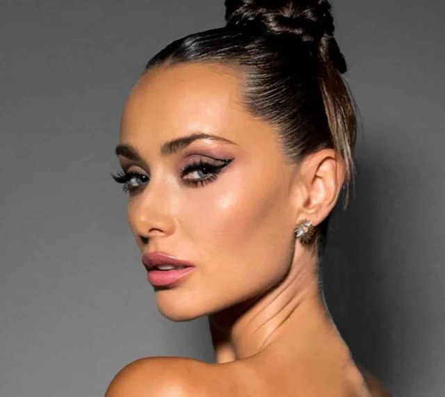 Ксенія Мішина показала непроханого гостя в Таїланді: 