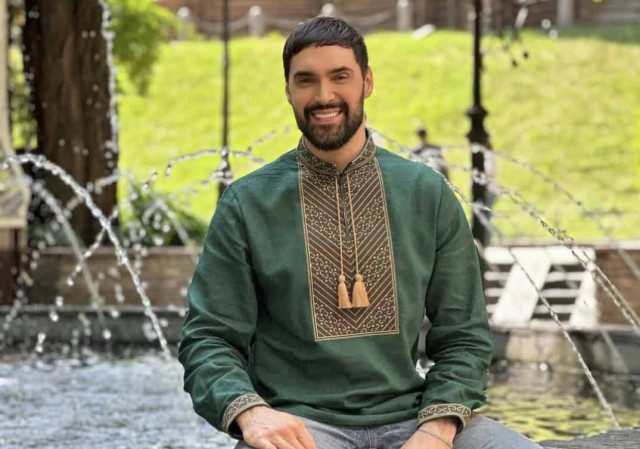 Віталій Козловський оприлюднив нові фото з вагітною дружиною та ніжно звернувся до неї
