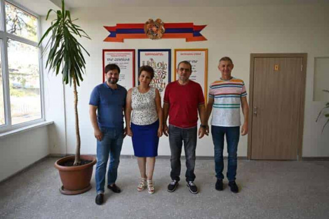 Благотворители отреставрировали рухнувшую школу (фото)
