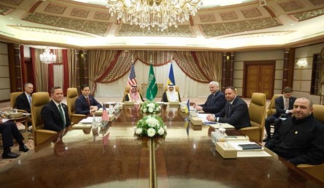 План Трампа: в Politico пояснили, який мир США пропонують Україні та Росії
