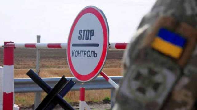 Зеленский поручил рассмотреть отмену безвиза с Беларусью
