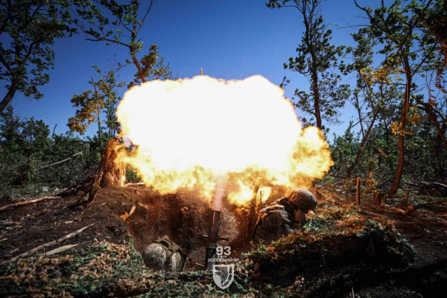 Війна в Україні вступає в критичну фазу, - Politico
