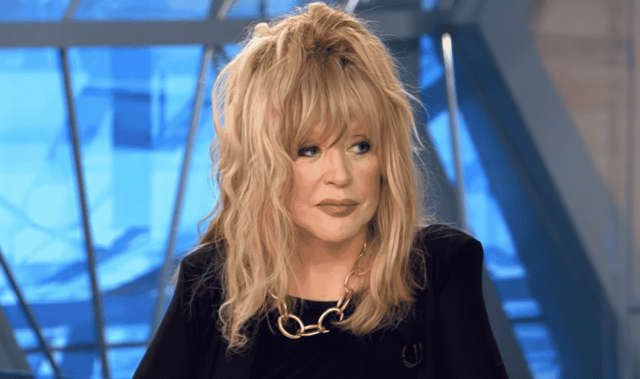 Музыкальный критик Гаспарян назвал Пугачеву символом России
