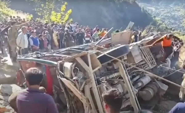 В Індії автобус впав зі схилу: більшість пасажирів загинули
