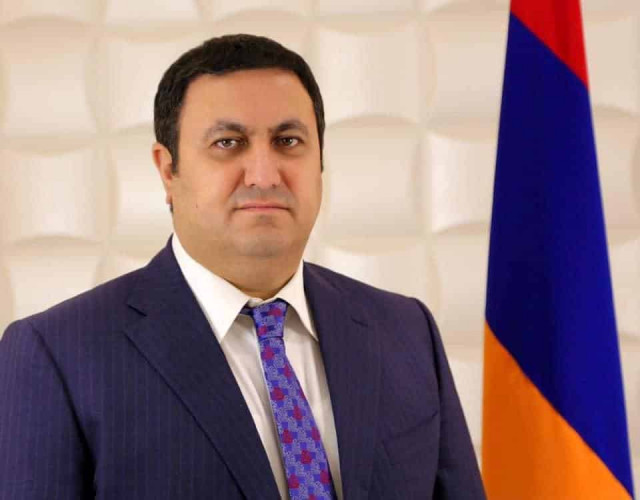 Народ,вот 5 пунктов,которые нужно незамедлительно выполнить.Лидер движения «Единство» Арман Варданян