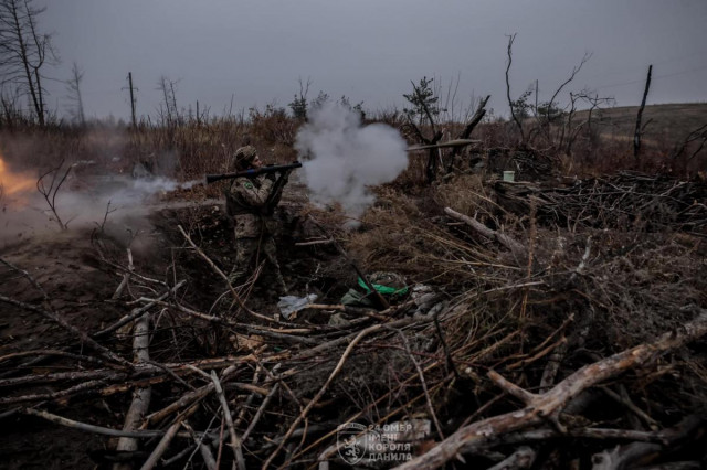 Скоротилися до тисячі осіб: у Le Monde розповіли про проблеми українських бригад зі складом
