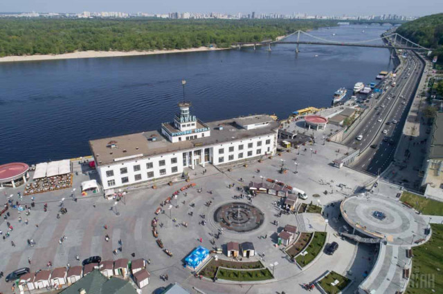 Ресторани замість доріг: екс-чиновник завдав величезних збитків при реконструкції Поштової площі