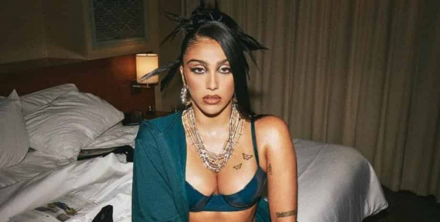 Дочь Мадонны снялась в откровенной рекламе нижнего белья от Рианны
