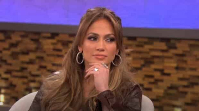 Артистка много времени проводит в спортзале
