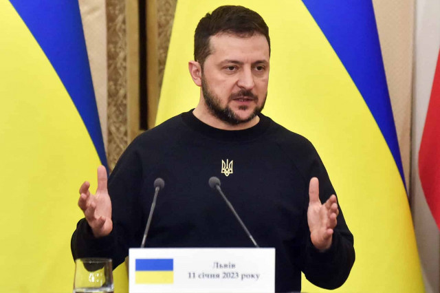 Зеленский призвал Запад ускориться с помощью Киеву, назвав время «оружием России»
