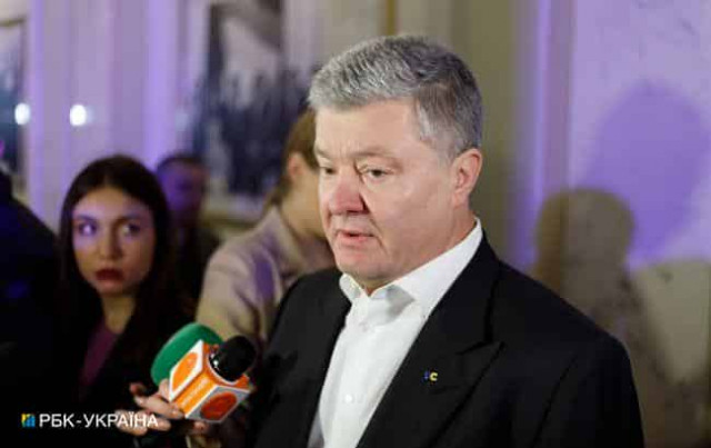 Партия Порошенко вышла на первое место в рейтинге