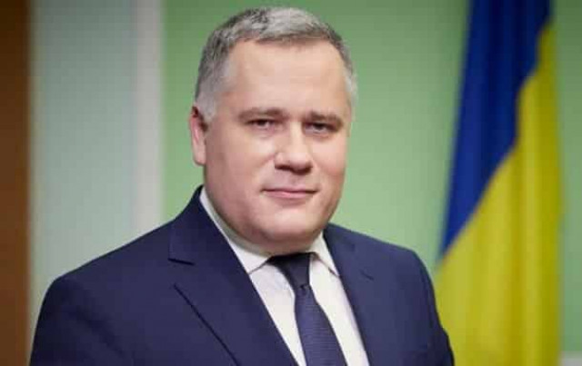 Во двор топ-чиновника ОП бросили коктейль Молотова