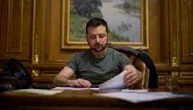 Зеленский наградил спикеров парламентов 12 стран
