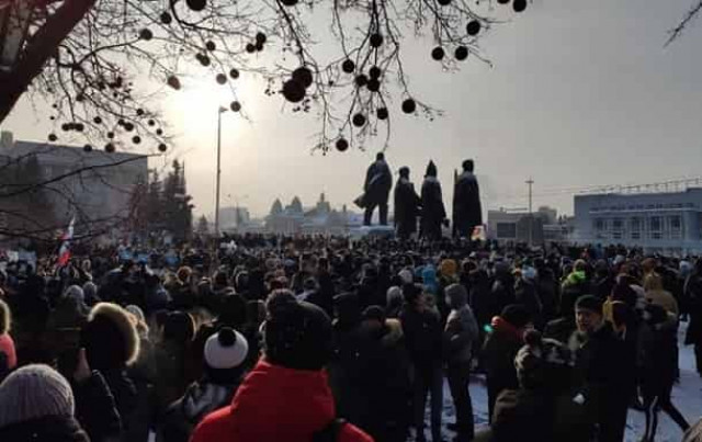 На акциях в России задержаны около 100 человек