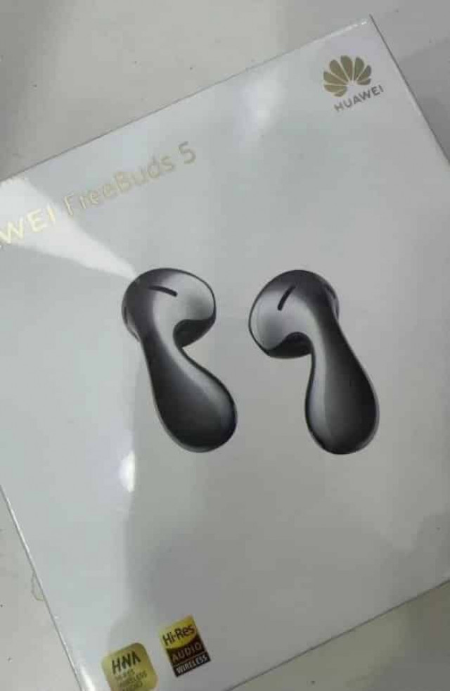 Huawei выпустила необычные Bluetooth-наушники в форме 