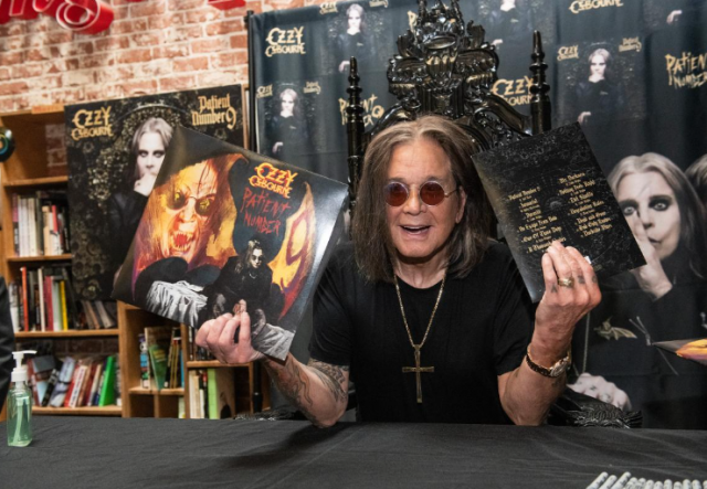 Помер Оззі Осборн: як легендарний музикант підтримував Україну
