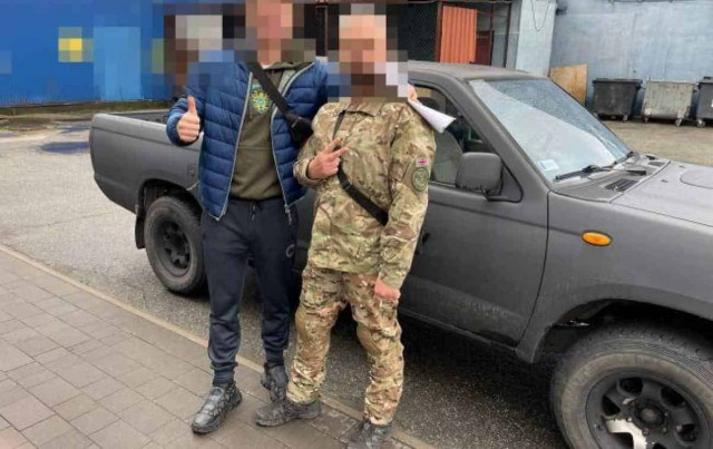 ВСУ получили очередной внедорожник Nissan от Favbet Foundation
