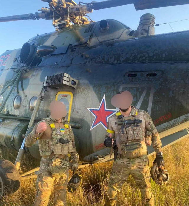 З'явилися нові знімки вертольота Мі-8, який перегнали в Україну розвідники
