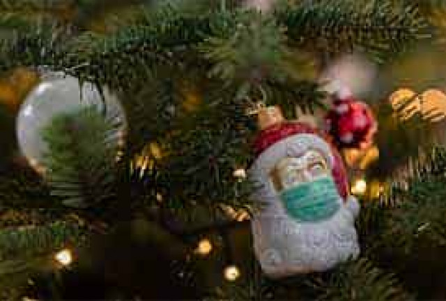 В Европе встречают Рождество на фоне очередной волны COVID-19
